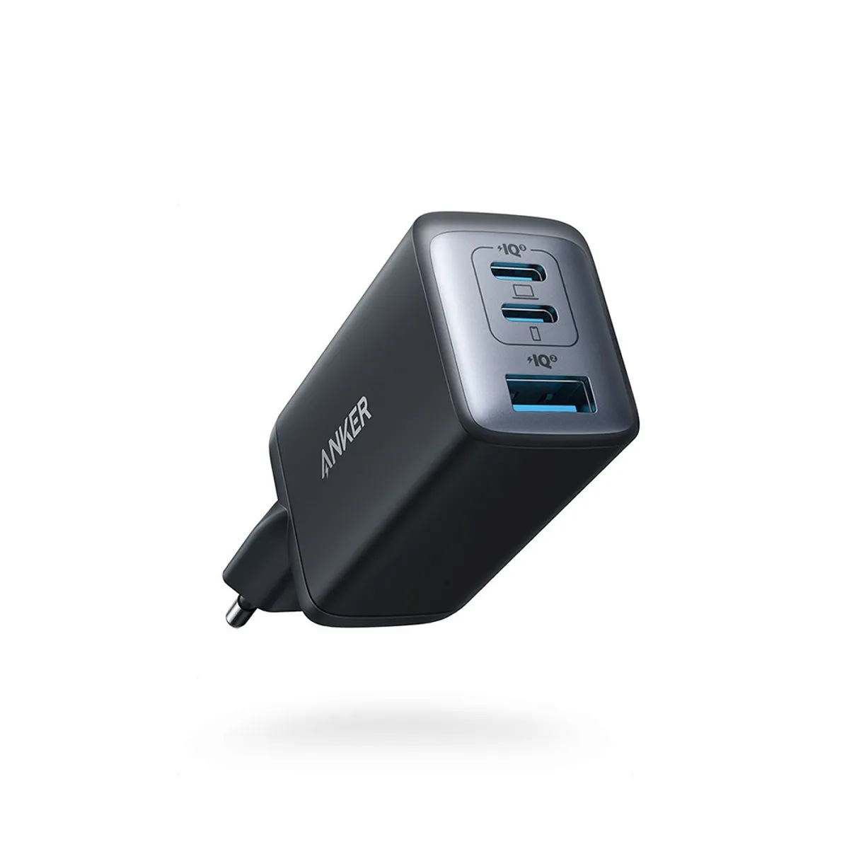 Anker A2667 충전기 실제 제품 사진. USB-C 두 개와 USB-A 한 개 단자.